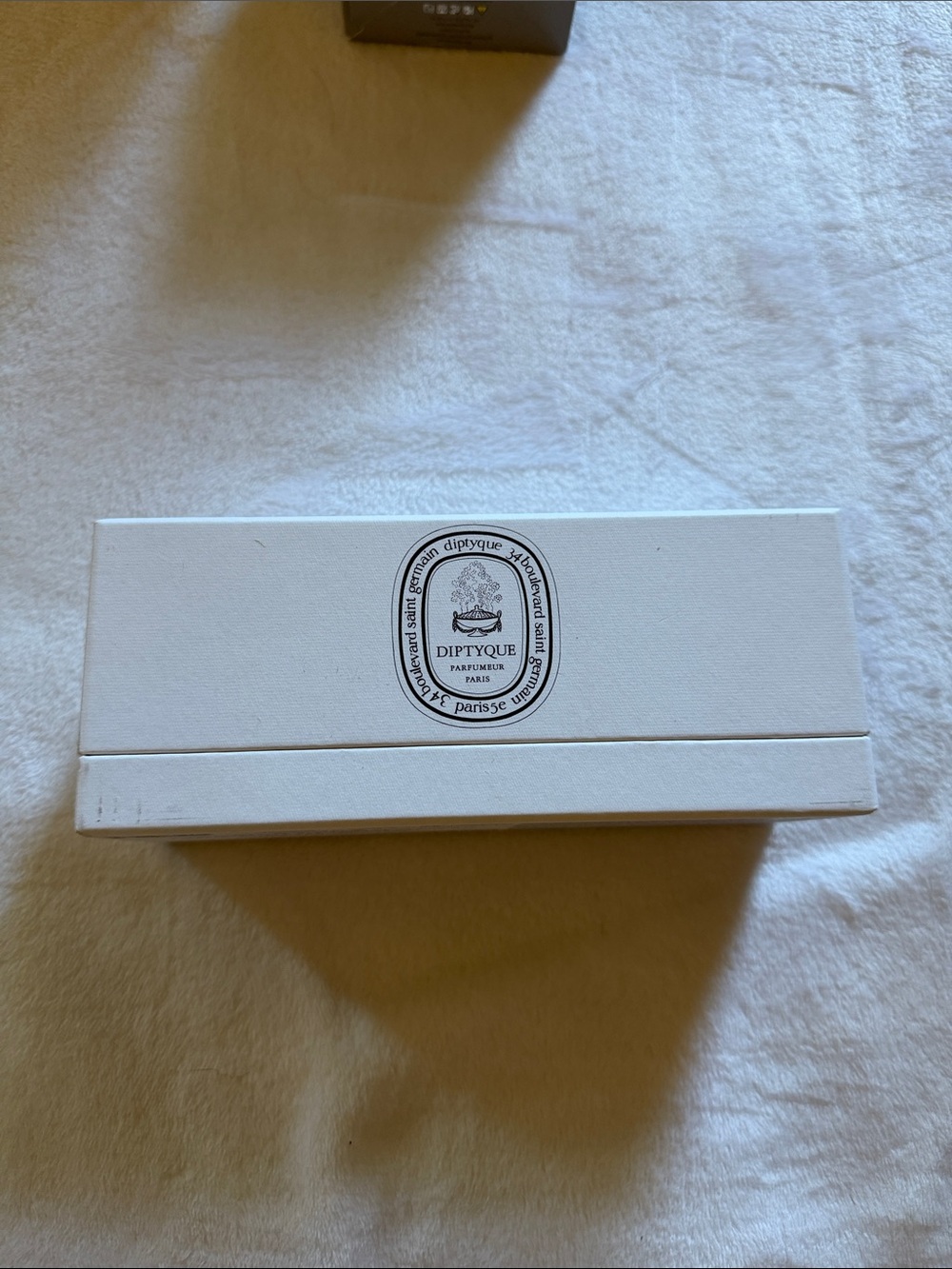 Diptyque candle box packaging - Picture 6 of 9